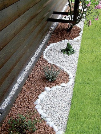 Idée aménagement de jardin avec du gravier blanc