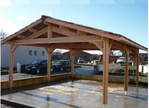 Fabricant d'abri voiture en bois haut de gamme sur-mesure en Luberon 84400  Pays d'Apt - Construction de maison à ossature bois Luberon - Mialon  Charpente