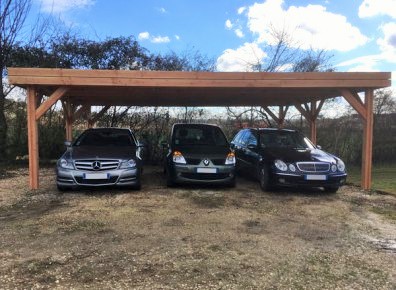 Installation d'un carport 3 voitures en bois Douglas