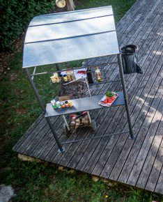 Abri barbecue : un toit métal / bois pour votre barbuc ou plancha