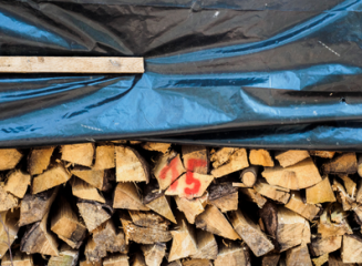 Que Faut-il Savoir Pour Bien Stocker Son Bois De Chauffage Sous Son ...