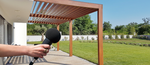 Interview et témoignage de clients de France Abris, pros et particuliers, qui ont installés des abris, pergolas, garages, carports...