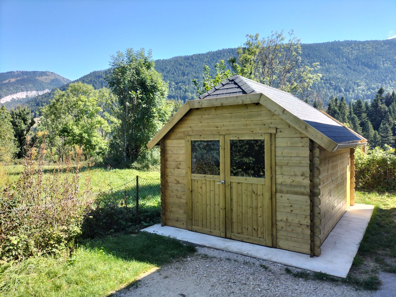 abri jardin montagne dans les Alpes