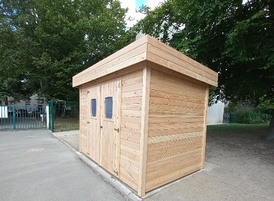 stockage pour la cour d'une école à Villepinte