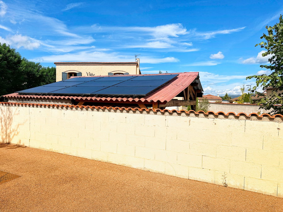 panneaux solaires sur la charpente bois de notre client