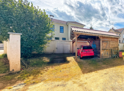 Faire évoluer son ossature bois : d’un carport… à un abri voiture double avec atelier fermé et panneaux solaires