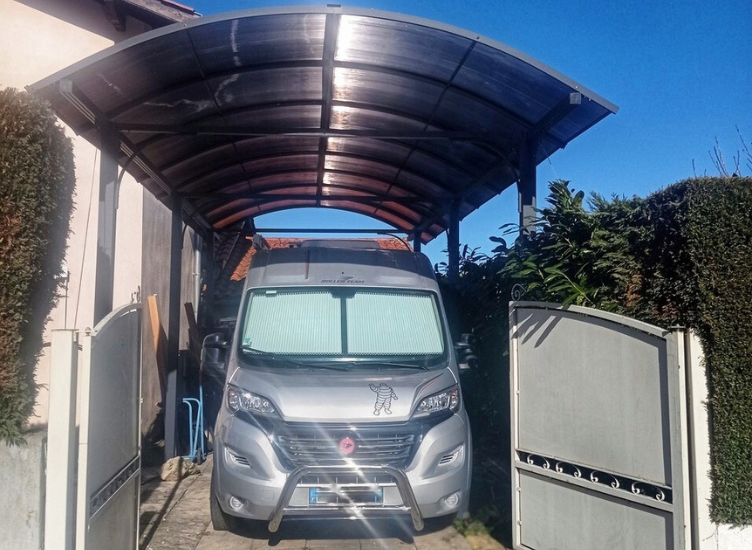 carport pour camping car en métal